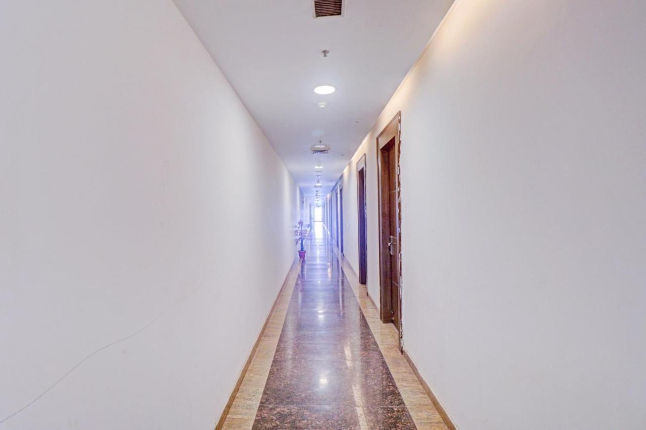 מלון דלהי Oyo Townhouse 484 Sanskriti מראה חיצוני תמונה